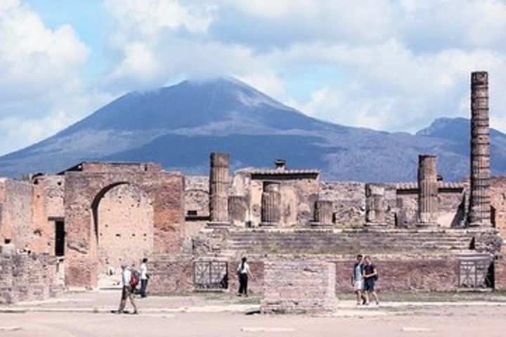 Vesuvius and Pompeii Tour image