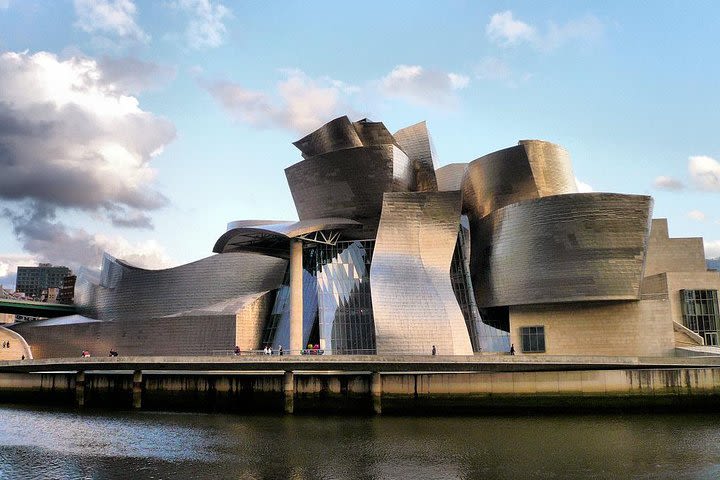 Magic at the Guggenheim Museum (Exterior) image