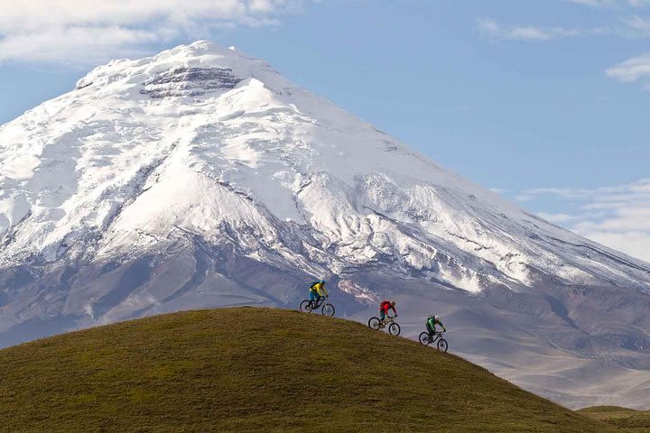 Cotopaxi Bike and Hike Tour image