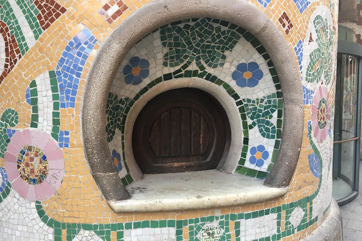 Gaudi Tour and Local Art Workshop in Barcelona - also for Family & Kids image