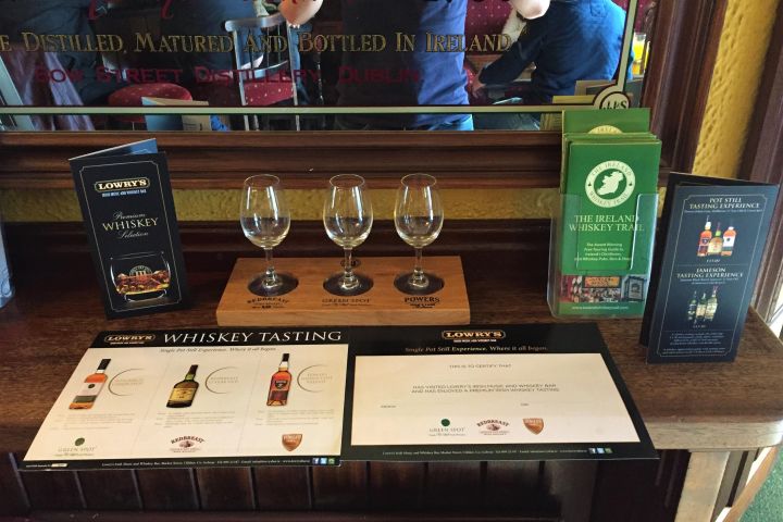 Private Irish whiskey tasting in local country pub. Galway. Guided. 30 minutes. image