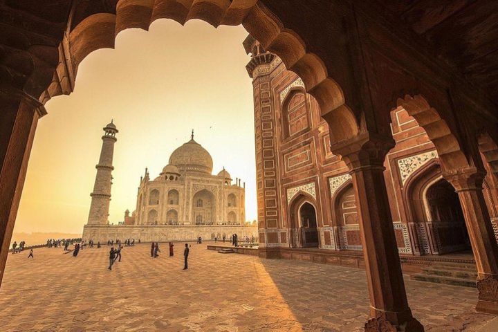 Private Same Day Taj Mahal, Agra Fort and Fatehpur Sikri Tour From Delhi by Car image