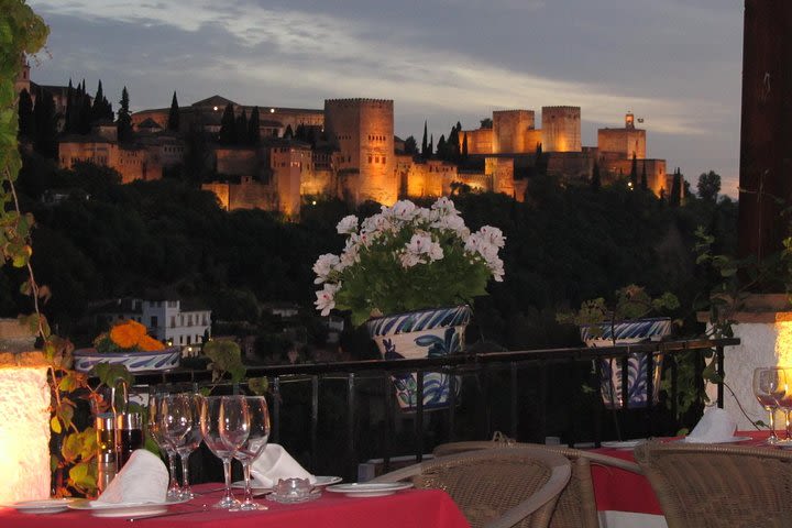 Granada day and night: Complete Alhambra and Flamenco Show in natural cave image