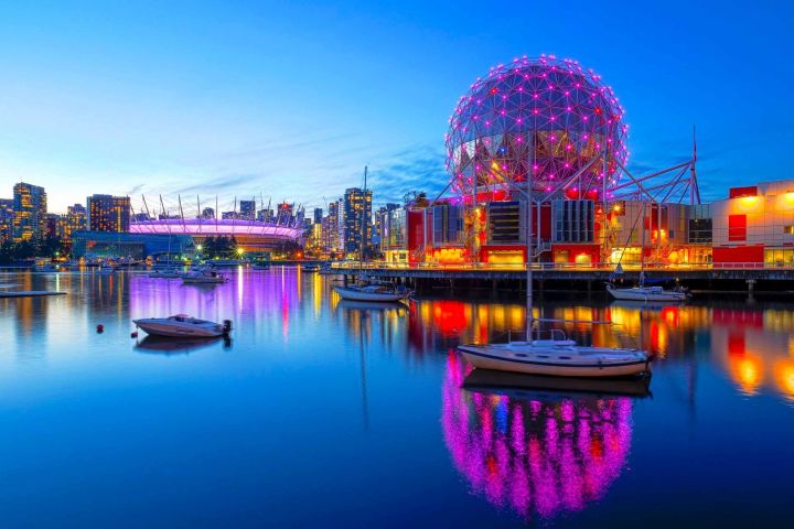 Vancouver: 12 Attractions Audio Guide with Map image