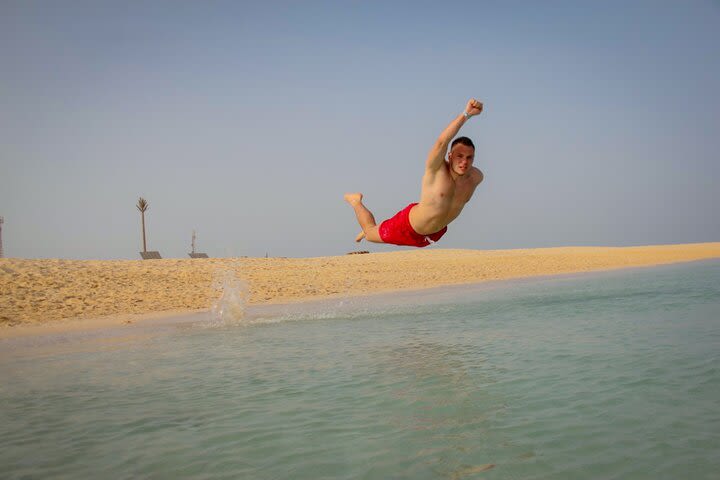 Full-Day Paradise Island With Water Sports and Lunch Sea Trip - hurghada image