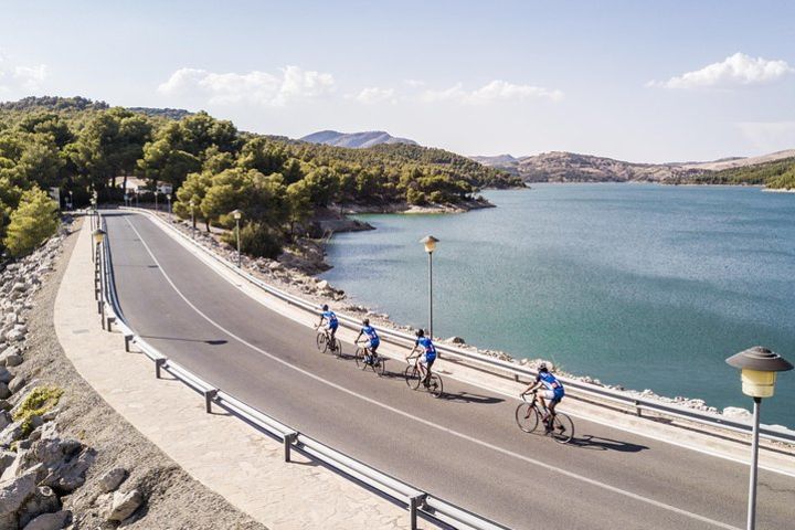 Personalised Road Bike Tour in Malaga  image