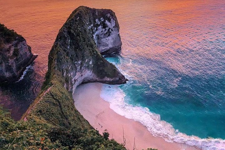 Day Trip Nusa Penida - Kelingking (T-Rex) Beach, Diamond Beach, Tree House image