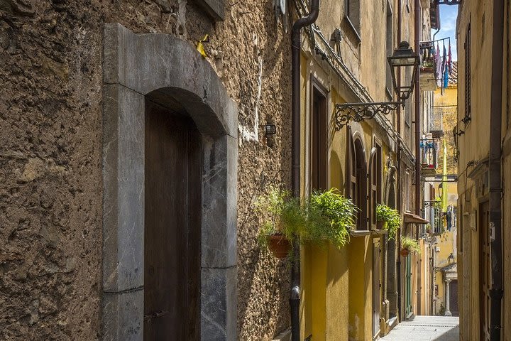 Walk in the historic center of Pisciotta image