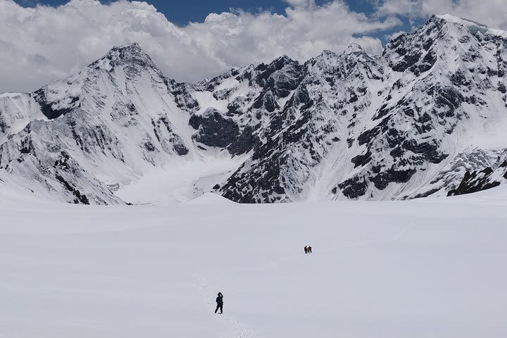 Lamkhaga pass trek image