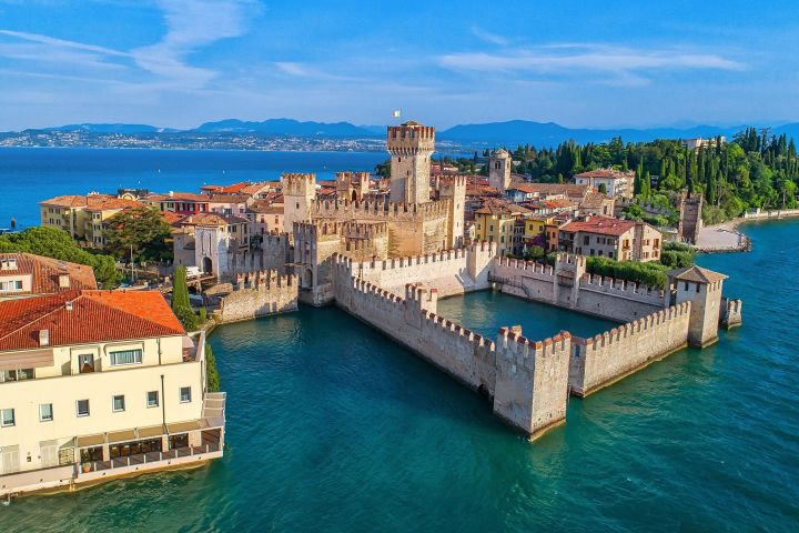 Verona, Sirmione & Lake Garda Tour image