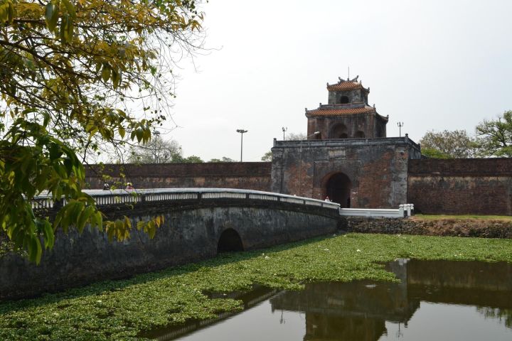 A Glimpse of Hue Tour image
