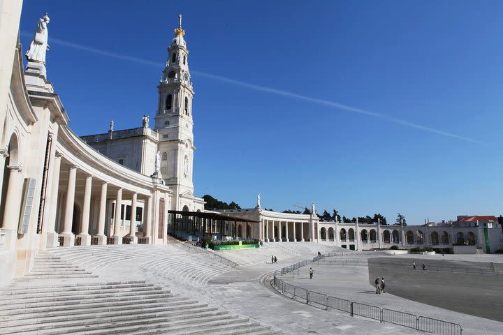 Visit Fatima, Batalha, Nazare And Obidos In A Full Day Tour image