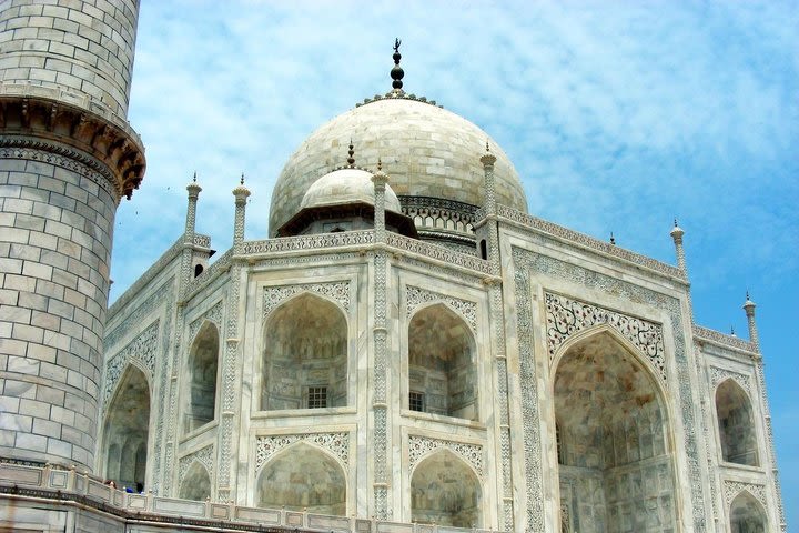 From Delhi: Taj Mahal Sunrise Tour and on return back Old Delhi Walking Tour image