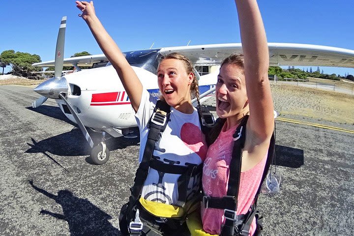 Rottnest Skydive + Fremantle Ferry Package image