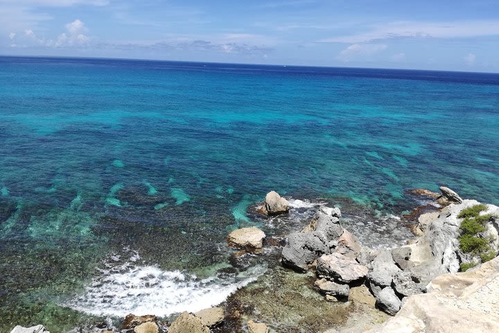 Private Round-Trip Transport from Airport to Isla Mujeres Ferry Terminal image