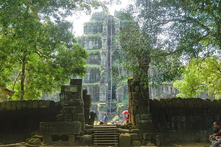 1 Day Ultimate Tour to Koh Ker & Beng Mealea image