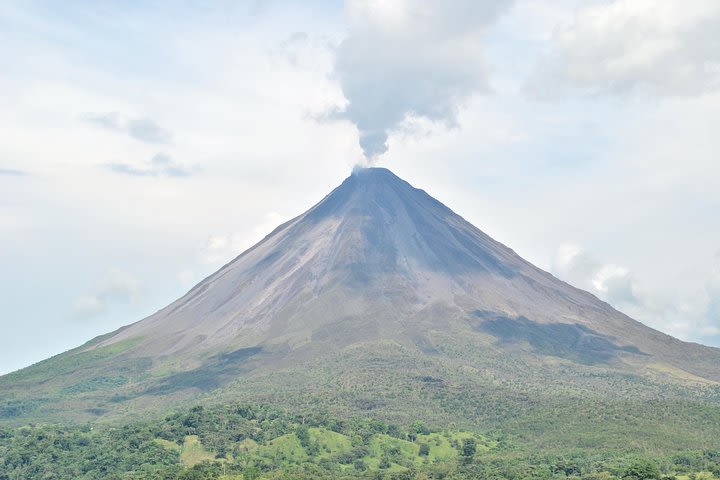 Arenal Volcano, La Fortuna Waterfall & Lunch  image