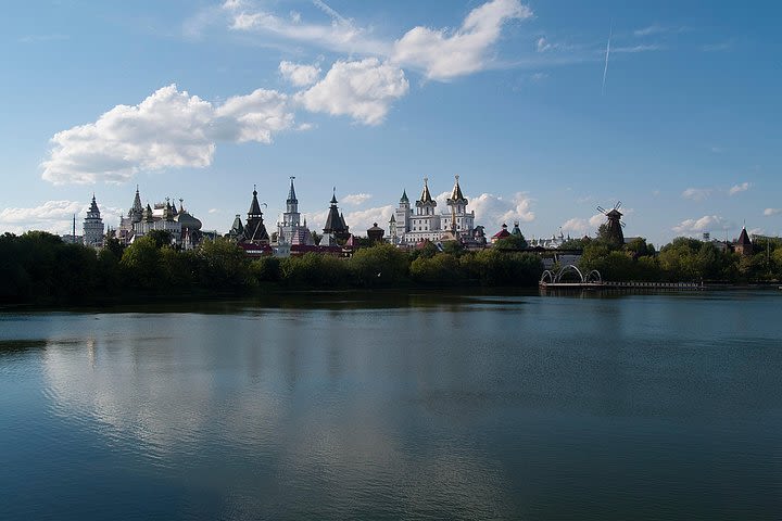 Izmailovo Estate, Vodka Museum and Flea Market Private Tour image