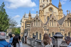 London: Borough Market & Leadenhall Food Tour with Wine 4