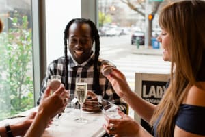 Seattle: Happy Hour Food and Cocktails Tour 3
