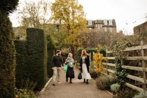 Edinburgh in a Day Tour with Private Early Access to Edinburgh Castle 4