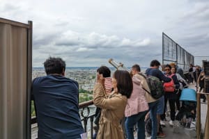 Eiffel Tower and Trocadero Gardens Tour 3