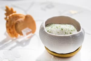 Luxury Seine River Cruise, Fine Dining & Drinks in Paris 3