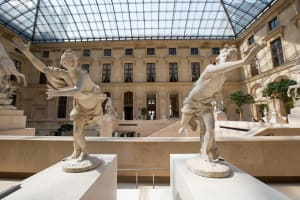 Fast-track for Louvre Museum & Self-Guided Tours in Paris 3