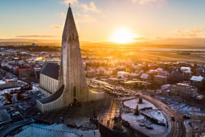 Reykjavik: Guided Bus Transfer (Extended 1 stop) 3