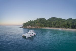Luxury Yacht & Snorkeling 3