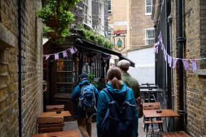 Tastes, Tales & Traditional Ales: Food Tour of London's Historic Pubs 4