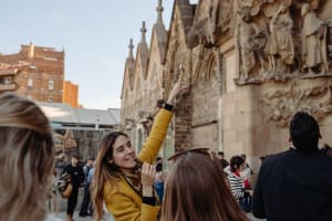 Skip-the-Line Sagrada Familia Highlights Tour 4