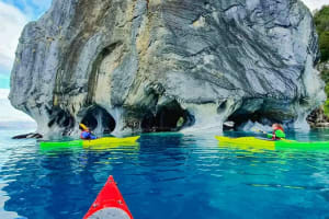 Tour en Kayak: Explorando las Capillas de Mármol 4