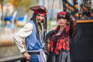 Tour Dubai: New Year's Eve Canal Pirate Ship Dinner Cruise 3