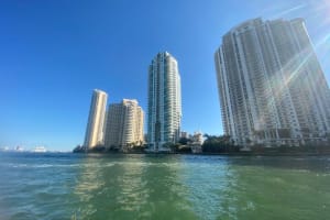 Miami Skyline: Happy Hour Sightseeing Sunset Cruise & Millionaire Homes  3
