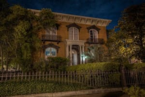 The Grave Tales Walking Ghost Tour in Savannah  3