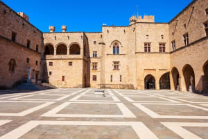 The Palace of the Grand Master: Skip-The-Line e-Ticket with Audio Tour on Phone 3