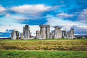 Stonehenge & the Cotswolds Including Admission from Bath 3