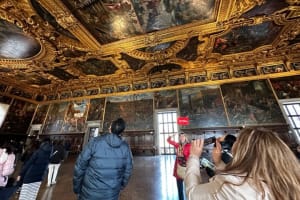 St. Mark’s Basilica & Doge’s Palace Half-Day Tour with Gondola Ride 4
