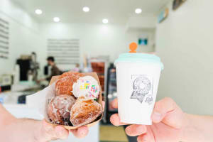 Toronto: Guided Donut Walking Tour with Tastings and Coffee 4