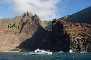Na Pali Coast Sunset Dinner Boat Tour 3