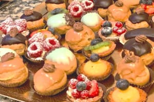 Paris: Gourmet Food Tour & Louvre Museums Guided Tour 3