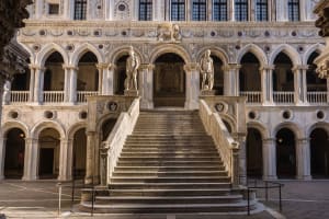 Venice: Doge's Palace, Bridge of Sighs & Prisons Guided Tour 3