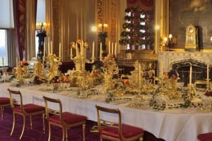 London, Windsor Castle, Hampton Court Palace with Free Snack Pack 3