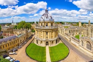 Discover Oxford and Cambridge with Guide from London by Coach 4