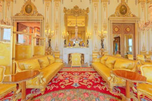 Buckingham Palace Royal London Walking Tour & Palace Entry 4