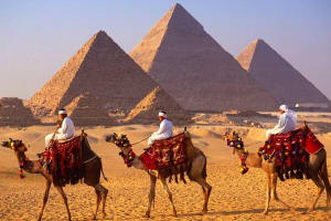 Guided Half-Day Trip to Giza Pyramids with Camel-Riding 4