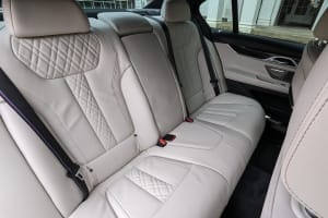 Private Transfer between SHANNON & LAHINCH | Premium Vehicles 4