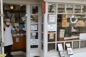 Osaka: Daytime Hanami (Cherry Blossom) and Food Tour 4