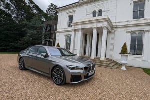 Private Transfer between CORK-DROMOLAND CASTLE | Premium Vehicles 3